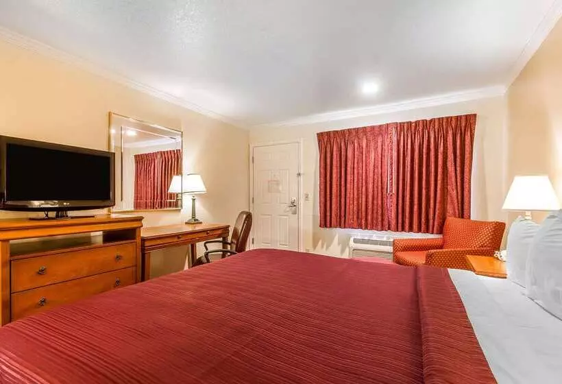 Отель Quality Inn & Suites Gilroy