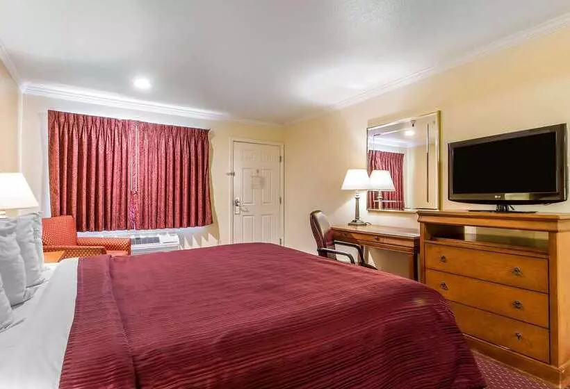 Отель Quality Inn & Suites Gilroy