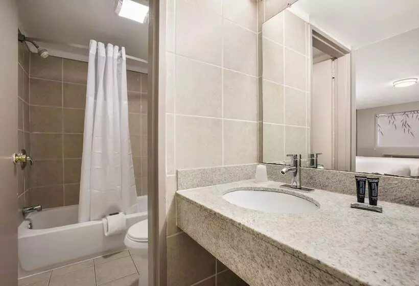 בית מלון כפרי Red Carpet Inn Edison