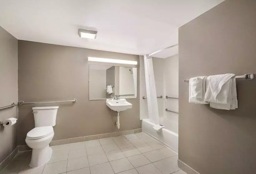 בית מלון כפרי Red Carpet Inn Edison