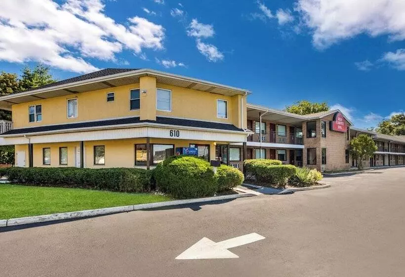 בית מלון כפרי Red Carpet Inn Edison