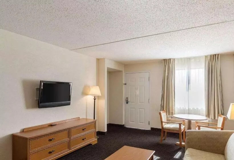 酒店 Sunrise Inn & Suites New Orleans