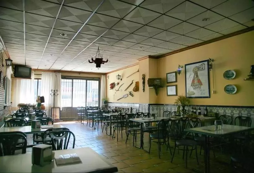 هتل Hostal Restaurante Milan Ii