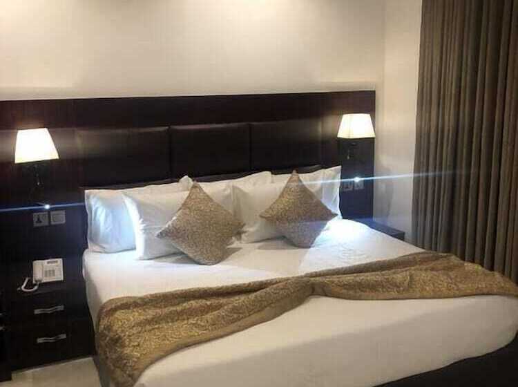 هتل Mesorein Luxury