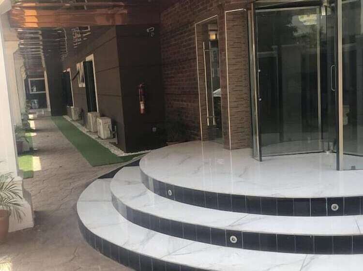 هتل Mesorein Luxury