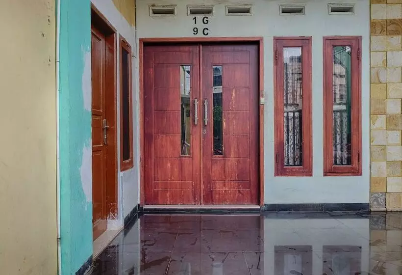 هتل Oyo 2292 Pondok Dian Syariah