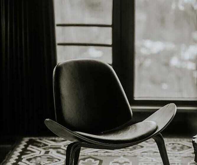 Dim S Hotel & Restaurant