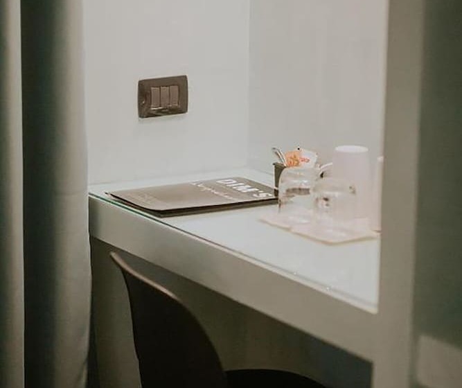 Dim S Hotel & Restaurant