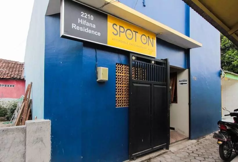 ホテル Spot On 2210 Hifana Residence