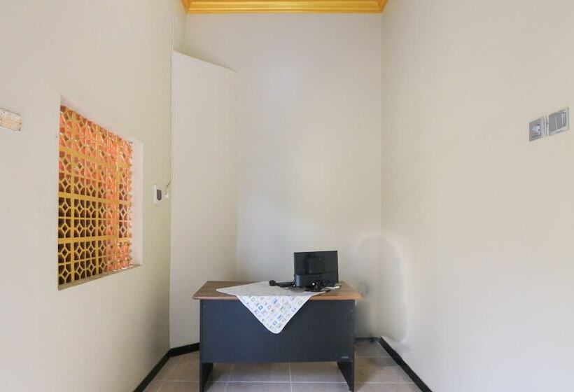 Otel Spot On 2210 Hifana Residence