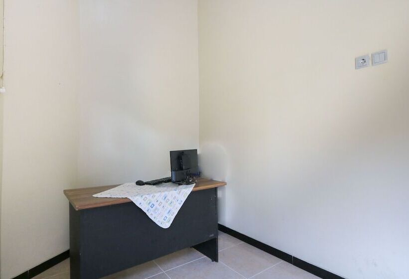 Otel Spot On 2210 Hifana Residence