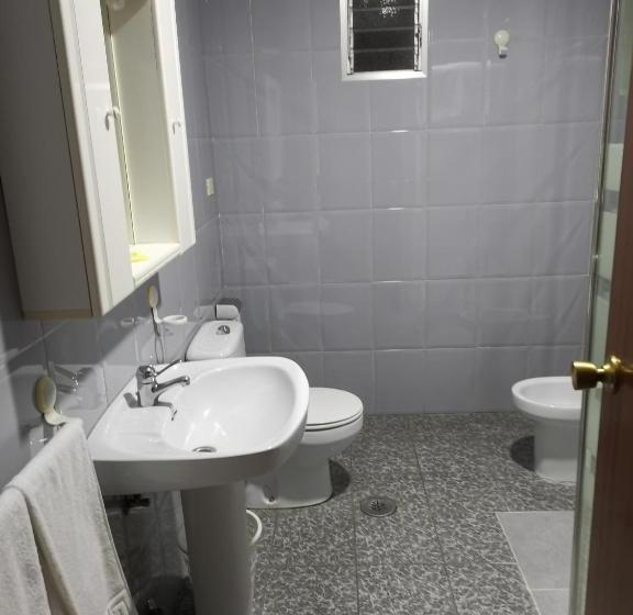 پانسیون Garden Lodge Hostal Evencio