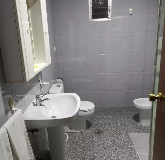 Majatalo Garden Lodge Hostal Evencio