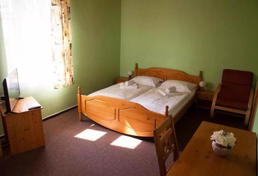 ペンション Penzion Diana