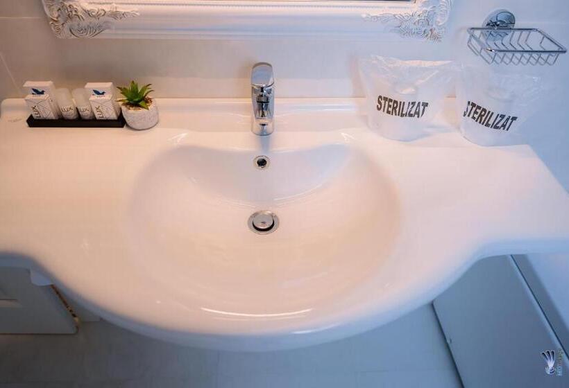 فندق La Belle Epoque