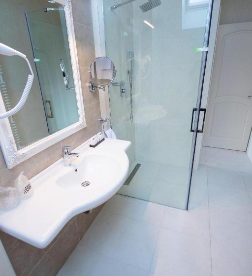 فندق La Belle Epoque