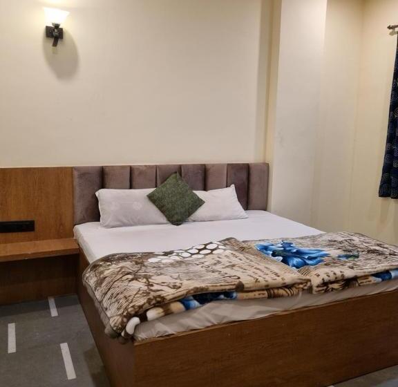 호텔 Shree Shivtam