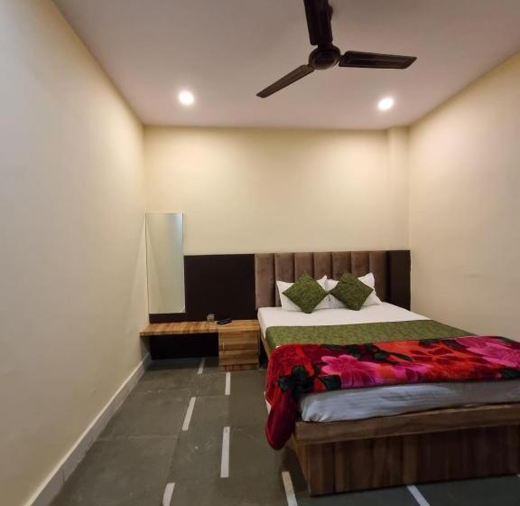 호텔 Shree Shivtam