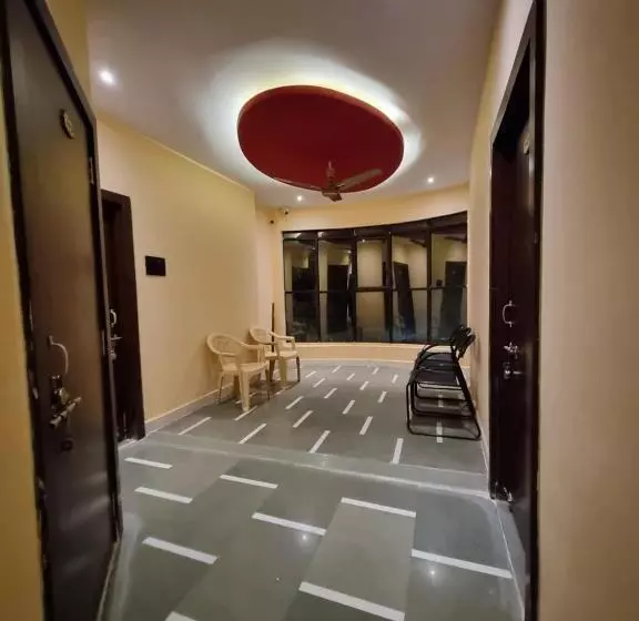 ホテル Shree Shivtam