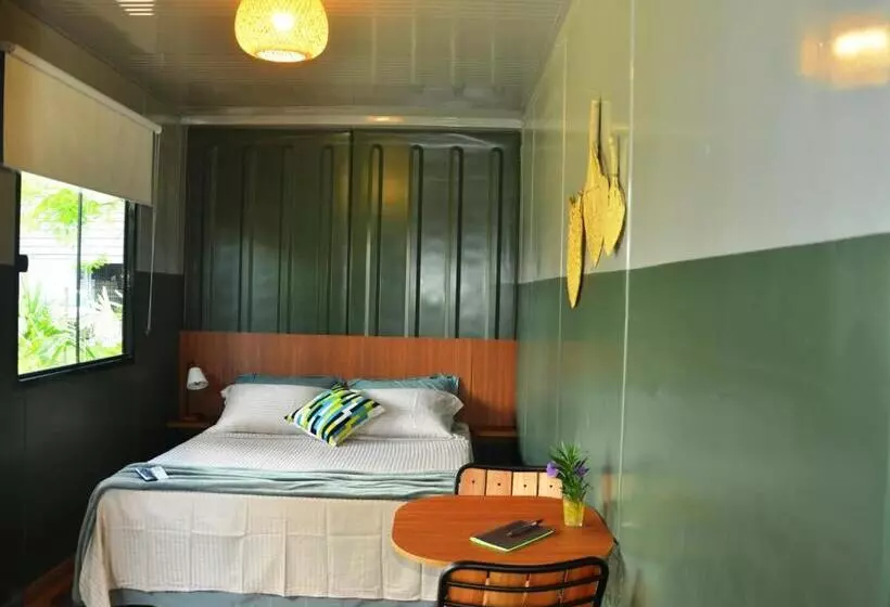 ユースホステル Innbox   Porto Belo