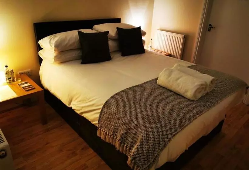 Retkeilymaja The Cavendish Five Bells