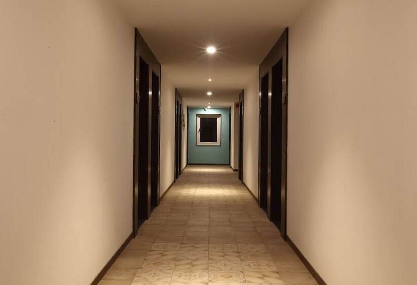 Indy Waterfront Resort