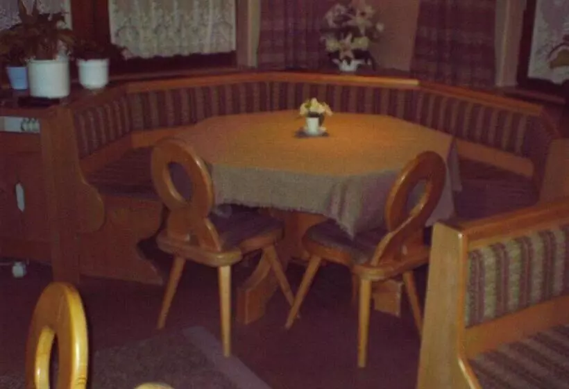 پانسیون Gasthof Zur Einkehr