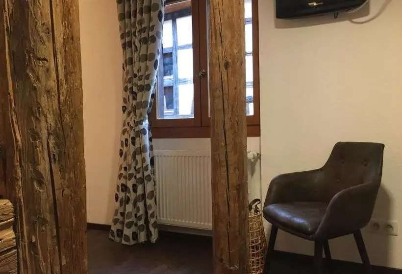 Hotelli Auberge Du Rempart