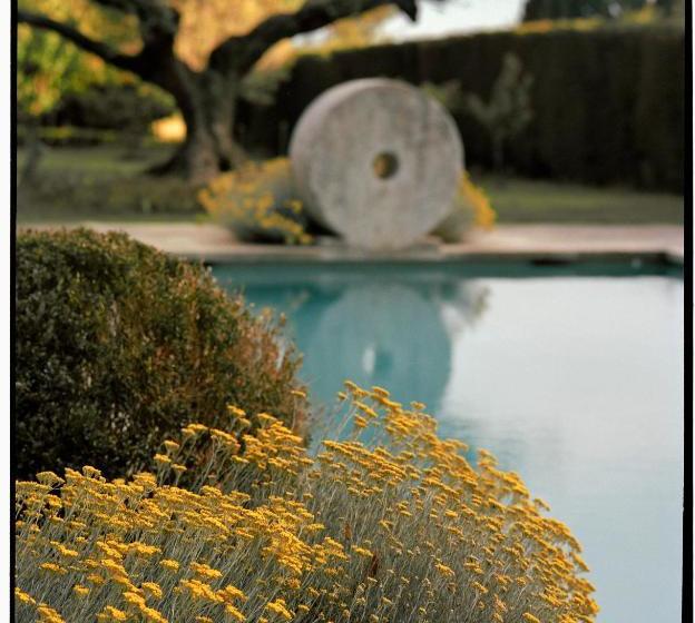 Отель Le Mas De Chabran