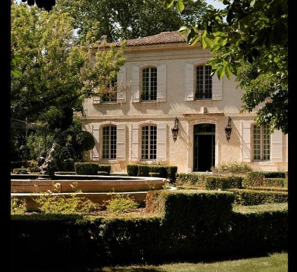 Отель Le Mas De Chabran