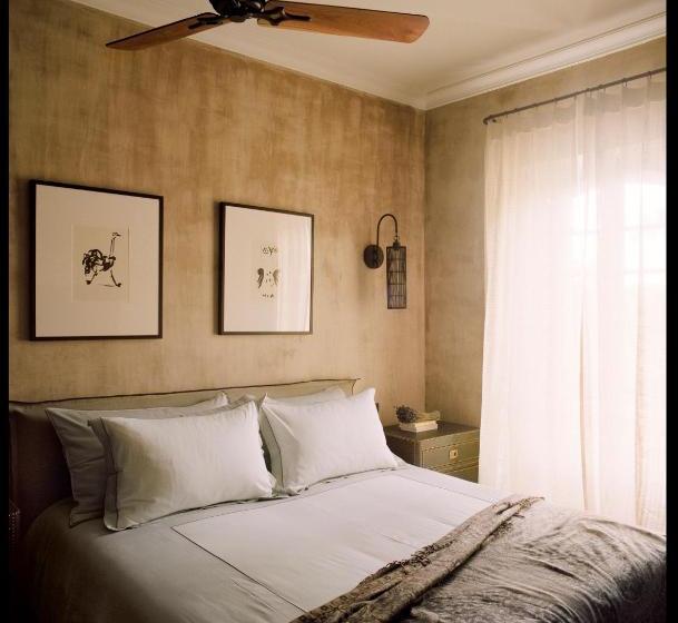 Отель Le Mas De Chabran