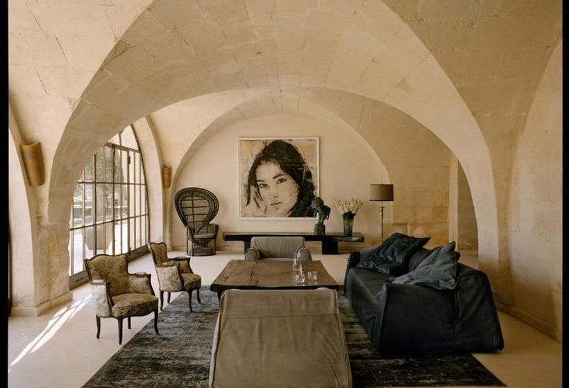 Отель Le Mas De Chabran