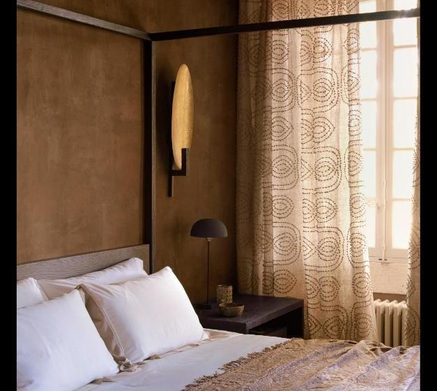 Отель Le Mas De Chabran