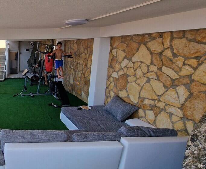 Emilie Apartment And Villa