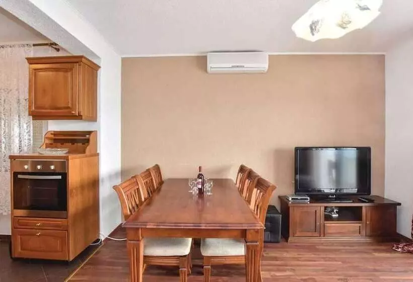 Emilie Apartment And Villa