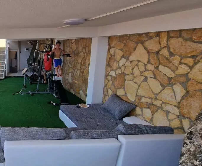 Emilie Apartment And Villa