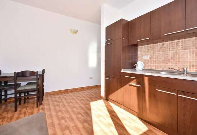 Emilie Apartment And Villa