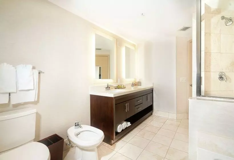 Doubletree Resort & Spa By Hilton Ocean Pointn. Miami Beach