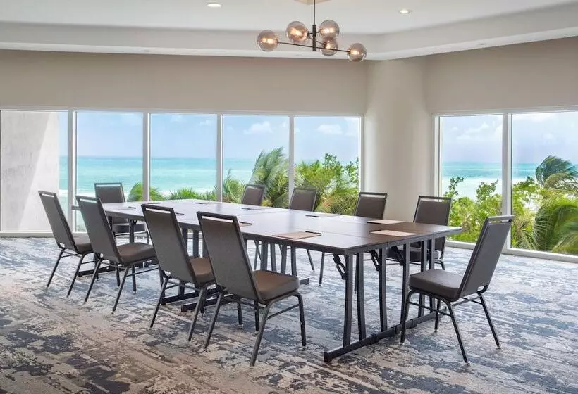 Doubletree Resort & Spa By Hilton Ocean Pointn. Miami Beach