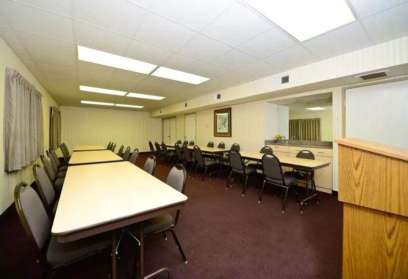 هتل America S Best Value Inn And Suites   Jackson