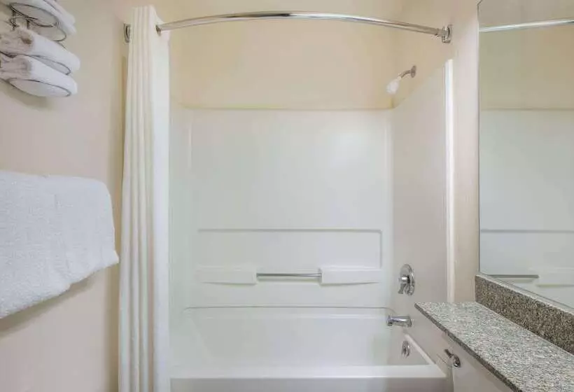 هتل Knights Inn Allentown