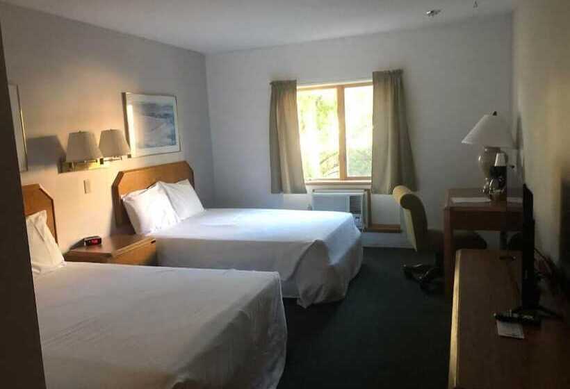 Отель Manistee Inn & Marina