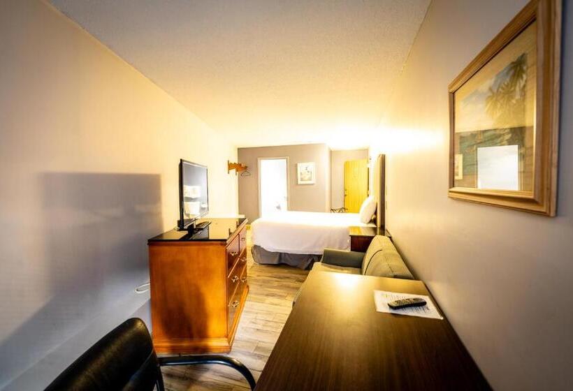 Отель Manistee Inn & Marina