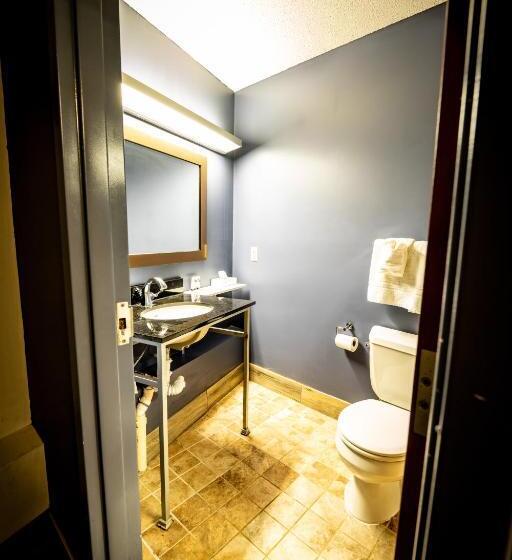 Отель Manistee Inn & Marina