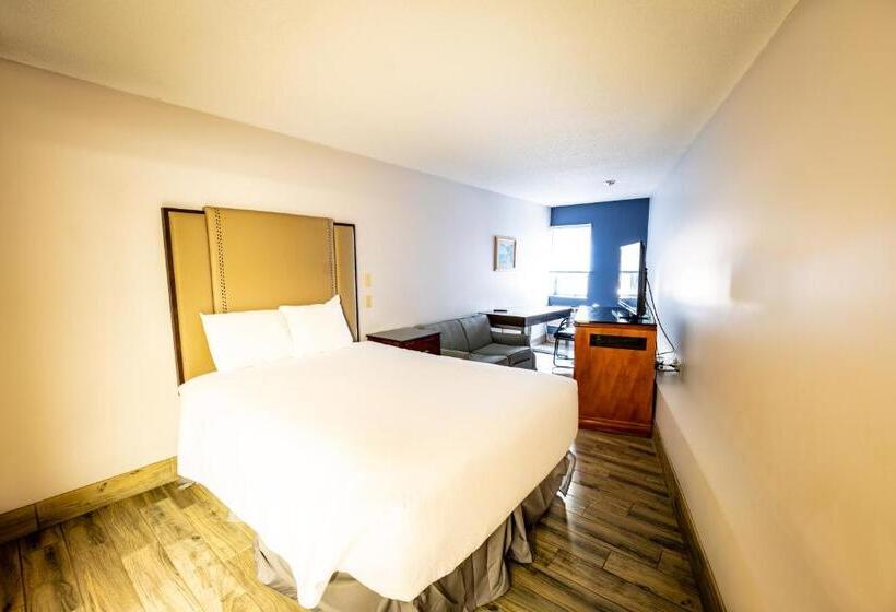 Отель Manistee Inn & Marina