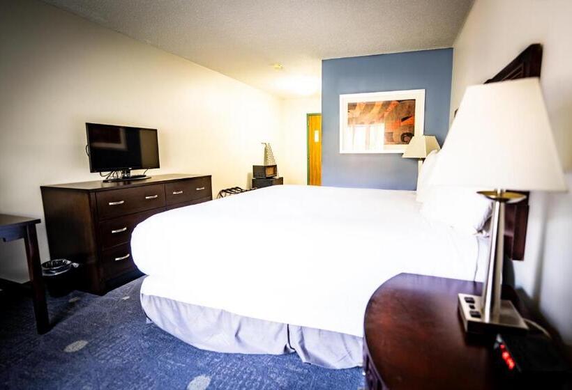 Отель Manistee Inn & Marina