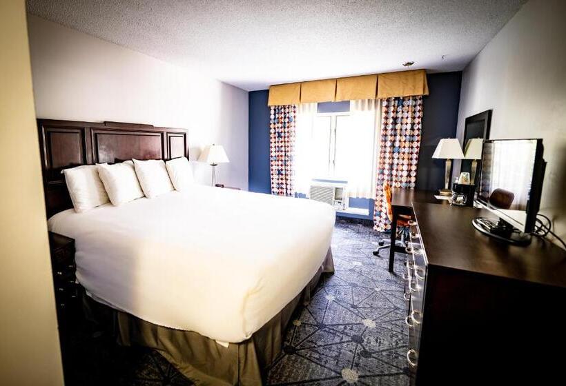 Отель Manistee Inn & Marina