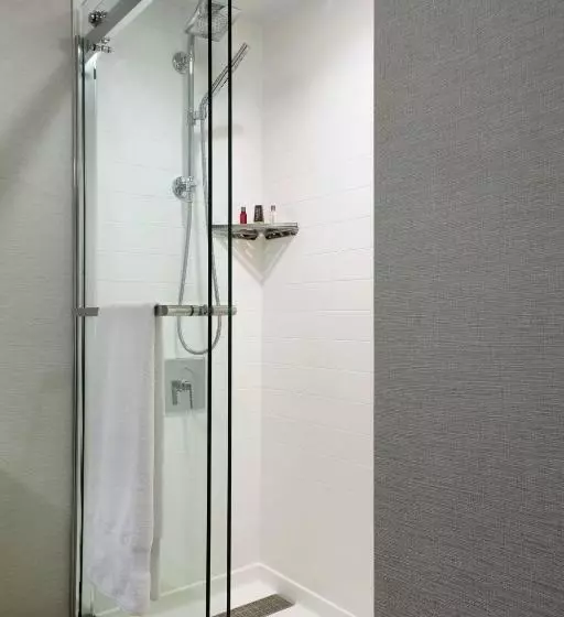 Отель Marriott Cincinnati Northeast