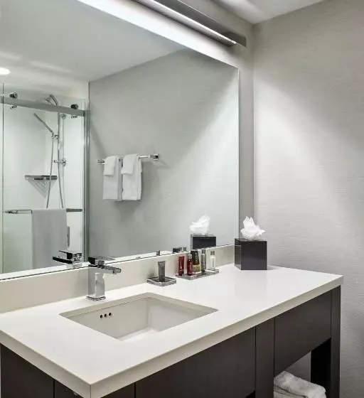 Отель Marriott Cincinnati Northeast