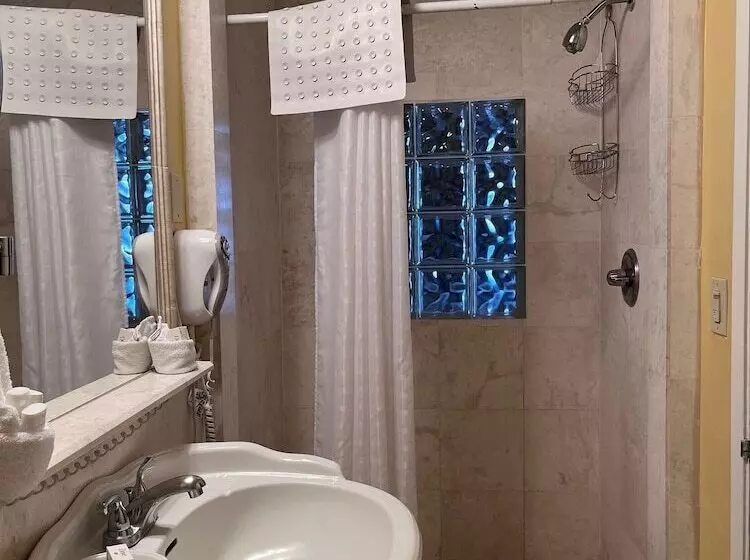 ホテル Monterey Bay Lodge